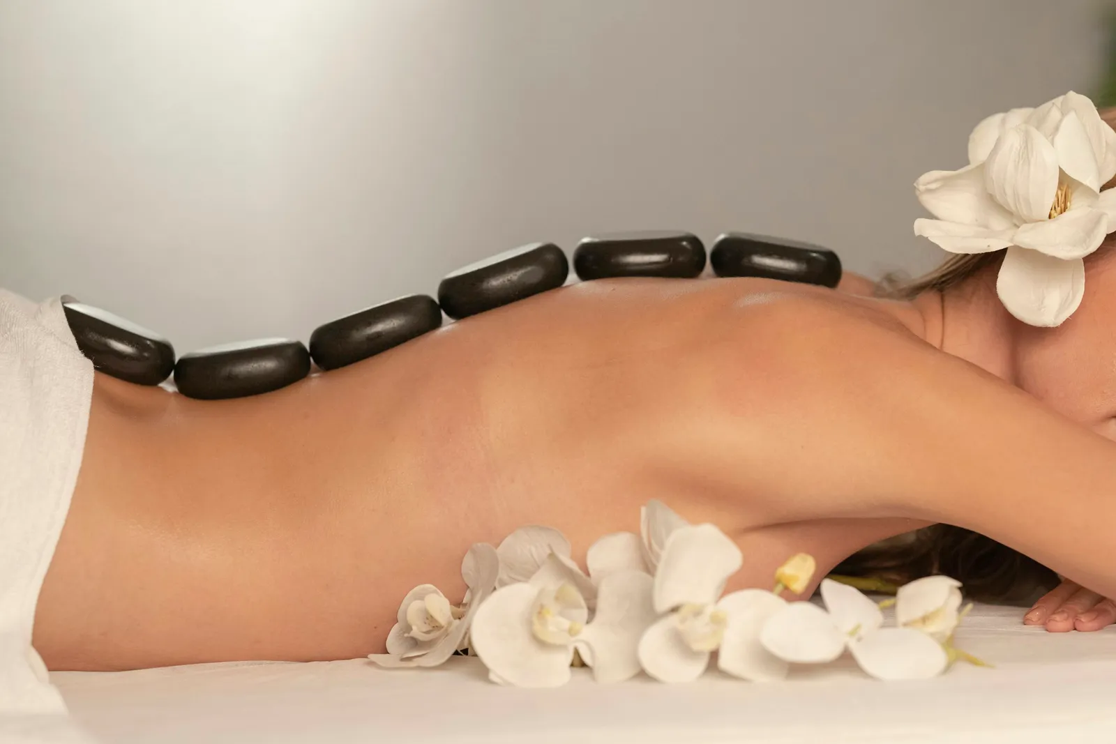 Sakin bir spa ve masaj odası