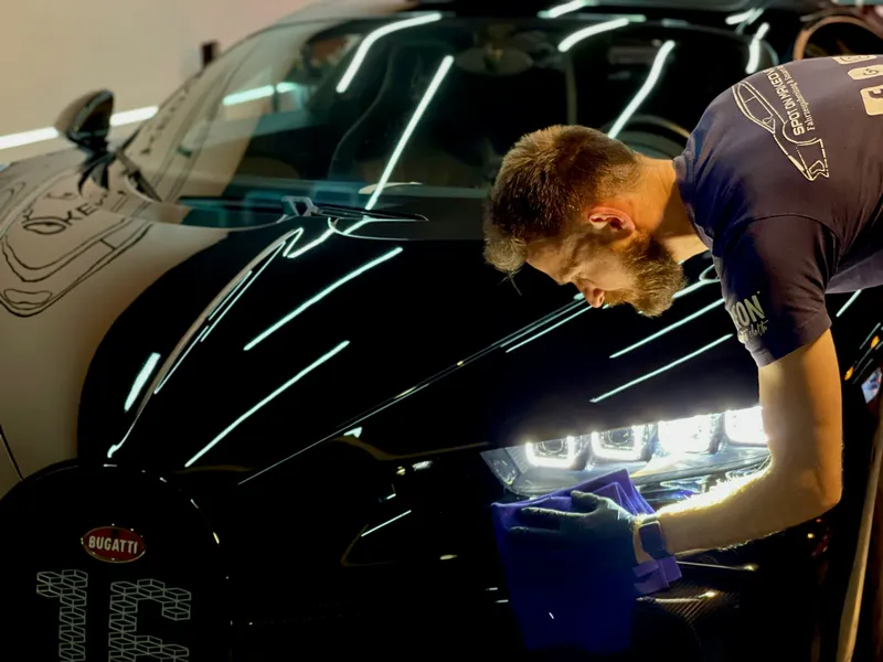 Oto detailing merkezinde araç bakımı